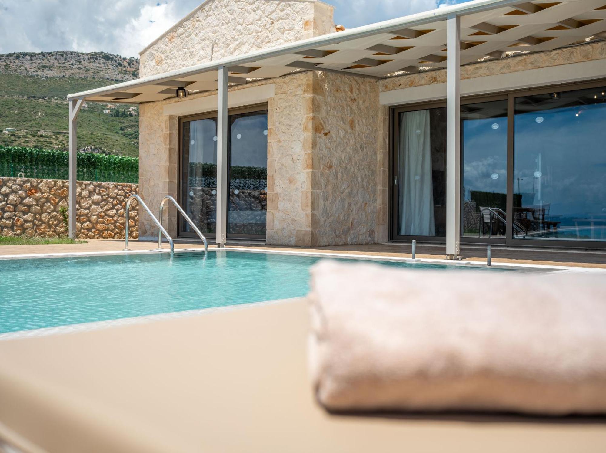 Pantheon Luxury Skala (Kefalonia)